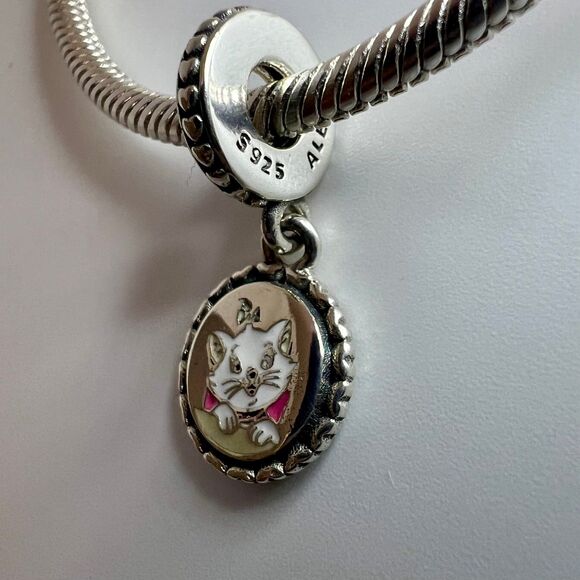 Disney x Pandora Aristocats Marie Cat Lady Dangle Charm Pendant - Picture 12 of 12